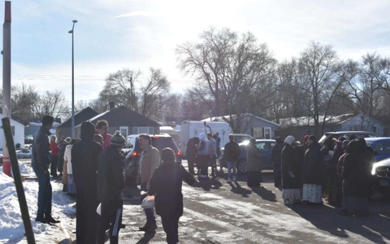 Hundreds Confront ICE Outside Somali Mall in St. Cloud