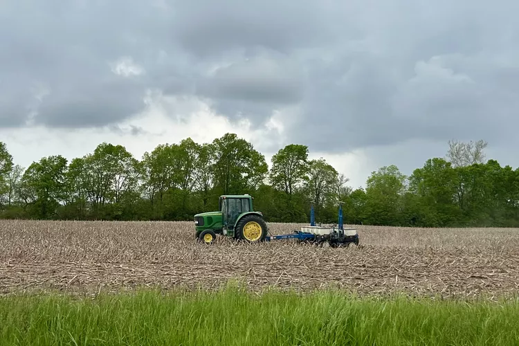 REPORT SHOWS MINNESOTA LOST 1300 FARMS IN THE PAST TWO YEARS
