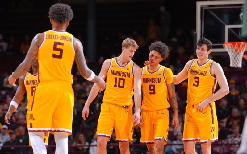 Gopher Mens Basketball upsets Top 10 Michigan State
