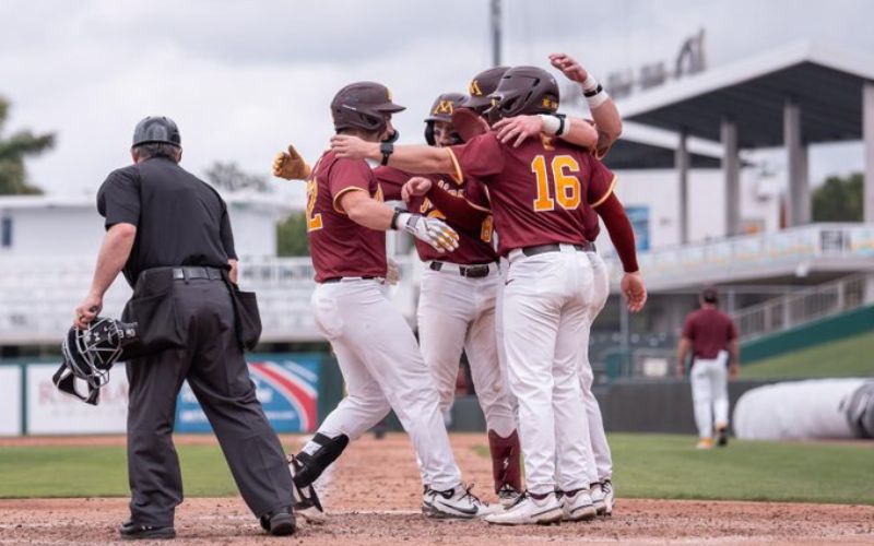 Gopher Womens BB, Softball both lose — Baseball wins