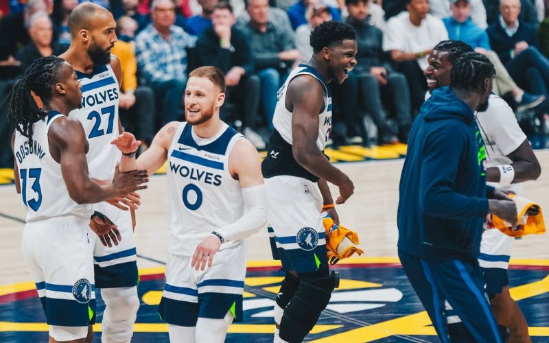 Wolves notch big road win